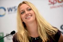 كفيتوفا تخضع لعملية في يدها اليسرى بعد اعتداء بـ