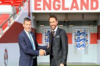 ساوثغيت يُدرب إنكلترا بأقل راتب سنوي منذ عهد كيفين كيغان