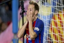 إدارة برشلونة تحتوي الأزمة بين إنريكي وراكيتيتش