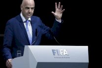 انفانتينو يدافع عن تقنية الفيديو... ويُريدها في مونديال 2018