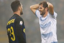 إيقاف وتغريم مدافع لاتسيو بسبب تصريحاته العنصرية