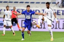 النصر يلحق بالجزيرة المتصدر الخسارة الأولى