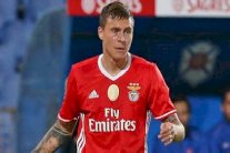 وكيل ليندلوف: هناك عروض، لكن لا اتفاق رسمي حتى الآن