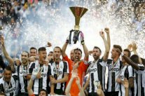 حصد ألقاباً وأبرم صفقات مدوية.. يوفنتوس يتألق 