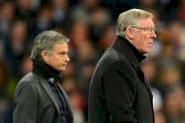 مورينيو يستعين بفيرغسون لإعادة هيبة مانشستر يونايتد