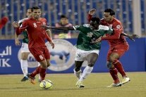 الجزيرة يفلت من الخسارة والوحدات يقلص الفارق