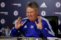 مدرب تشلسي هيدينك يؤكد: تلقيت عروضاً من الصين