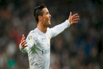 رونالدو يؤكد بقاءه مع ريال مدريد عامين آخرين وبعدها 