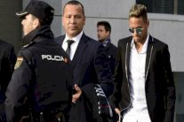 والد نيمار يُبرئ نجله من تهم الاحتيال ويكشف حقيقة عرض مدريد