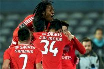 فوز ساحق لبنفيكا يضعه في صدارة الدوري البرتغالي مؤقتاً