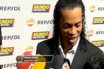 رونالدينيو: نيمار يعشق برشلونة ولن ينتقل إلى ريال مدريد