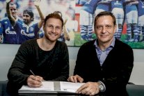 هوفيديس يمدد عقده مع شالكه حتى 2020