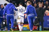 مورينيو يحذر رئيس ريال مدريد من خطر والد هازارد