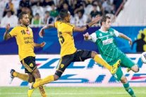 القادسية يهزم العربي ويبتعد في صدارة الدوري الكويتي