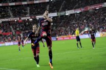 برشلونة للابتعاد في الصدارة وقمة بين أتلتيكو مدريد وفياريال