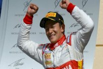 هاريانتو أول سائق إندونيسي في الفورمولا واحد