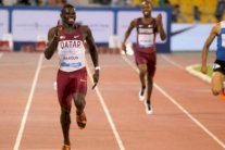 القطري هارون يحطم الرقم القياسي لسباق 500 م داخل قاعة