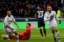 ليون يلحق الخسارة الأولى بباريس سان جرمان هذا الموسم