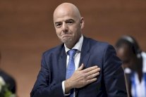 فيفا يبدأ حقبة جديدة من دون بلاتر 