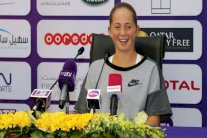 أوستابنكو تواصل مغامرتها وتبلغ نصف نهائي الدوحة برفقة سواريز