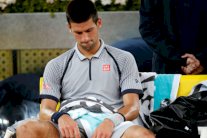 التهاب في العين يرغم ديوكوفيتش على الانسحاب من دورة دبي