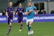 فيورنتينا يجبر نابولي على الاكتفاء بنقطة وساسوولو يُسقط لاتسيو