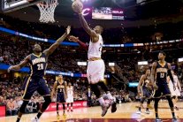 كليفلاند يستعيد توازنه وبوسطن يواصل تألقه في ملعبه