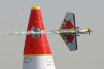 أفضل 8 طيارين يظهرون بجولة أبو ظبي التاسعة لـ