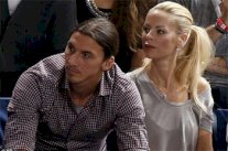 زوجة إبراهيموفيتش تريد منه العودة إلى ميلان 