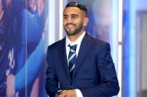 الجزائري محرز يُتّوج بلقب أحسن شخصية رياضية في بريطانيا 