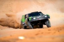 الراجحي يقترب من حسم لقب رالي حائل الدولي 