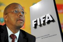 الفيفا يوقف مسؤولين من جنوب أفريقيا بتهمة التلاعب بنتائج المباريات