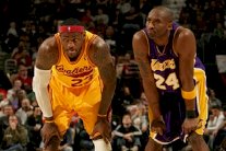 جيمس يتغلب على براينت في آخر مواجهة بين العملاقين