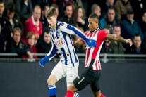 هيرينفين يعادل أيندهوفن ويقدم خدمة لأياكس يالدوري الهولندي