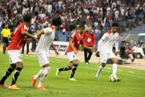 البحرين تواجه اليمن بطموح انتزاع المركز الثالث