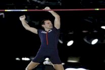 بطولة العالم لألعاب القوى داخل قاعة: لافيلني يحلق عالياً