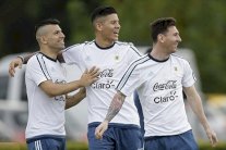 ميسي وسواريز يعودان الى واجبهما الوطني