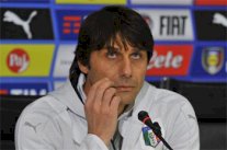 كونتي يتجاهل الحديث عن تشيلسي ويرشح إسبانيا للقب الأوروبي 