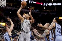 سبيرز يواصل التألق وبولز التراجع في الـNBA