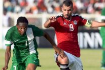 مصر تنتزع التعادل في الوقت القاتل وتحافظ على الصدارة