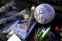 ردود فعل على وفاة الهولندي 