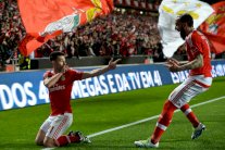 بنفيكا يتشبث بالصدارة وينذر بايرن ميونيخ