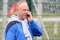 الزمالك يجدد الثقة في ماكليش ويعفي مدير الكرة من منصبه 