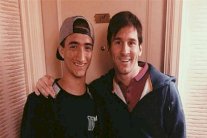 نجل مورينيو يستفز أنصار ريال مدريد قبل ساعات من الكلاسيكو