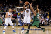  ووريرز يستعيد نغمة الانتصارات في دوري الـNBA