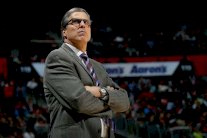 واشنطن ويزاردز وساكرامنتو كينغز يقيلان مدربيهما