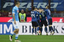 إنتر ميلان يفرمل نابولي ويسدي خدمة ليوفنتوس