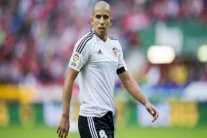 3 أندية أوروبية تلهث وراء نجم فالنسيا ومحاربي الصحراء