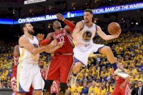 غولدن ستايت يحقق فوزه الثاني على هيوستن رغم غياب كوري