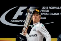 روزبرغ يواصل انطلاقته الصاروخية بفوز ثالث على التوالي